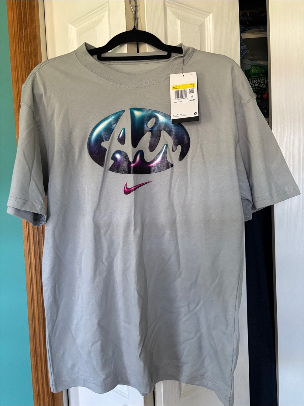 Nike Light Gray T-Shirt with Iridescent Blue-Purple Graphic and Pink Swoosh